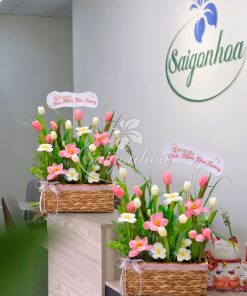 Alternative view of Lẵng Hoa Tulip Hồng Pastel